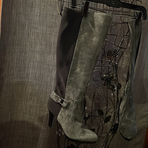 TAHARI Black & Grey Stretch High Heel Boots - size 7 - Picture 8 of 8
